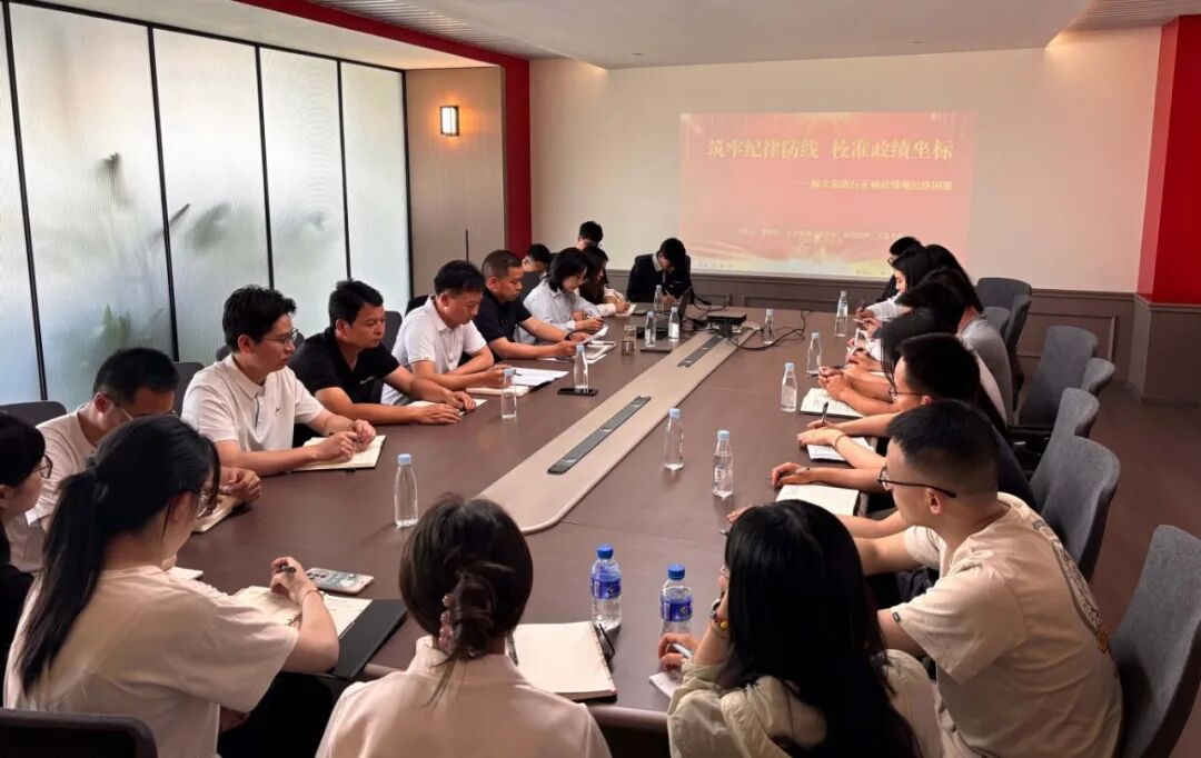 网,天空,篮球,箍,运动,轮辋,红色,云景,户外,游戏,游戏,夏天,云,蓝天,山,篮球圈,操场,街球,蓝色,橙色 图片